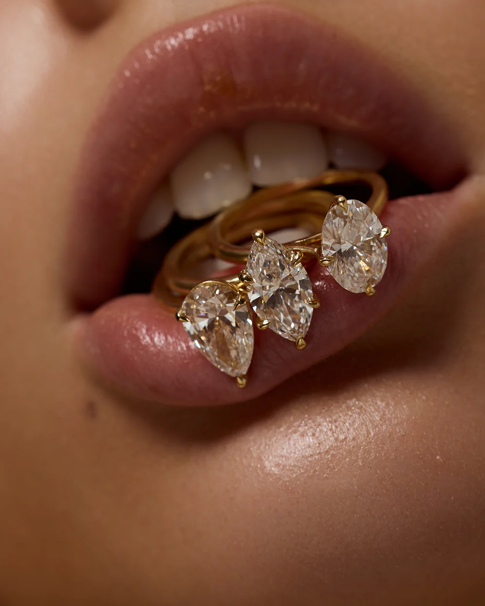 Grace 2ct Compass Set Oval Engagement Ring - Image 3